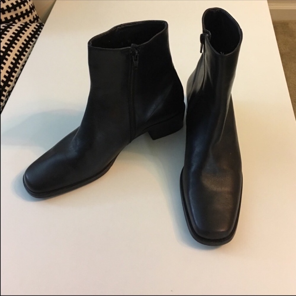 Leather ankle boots size 7 (37 EUR)